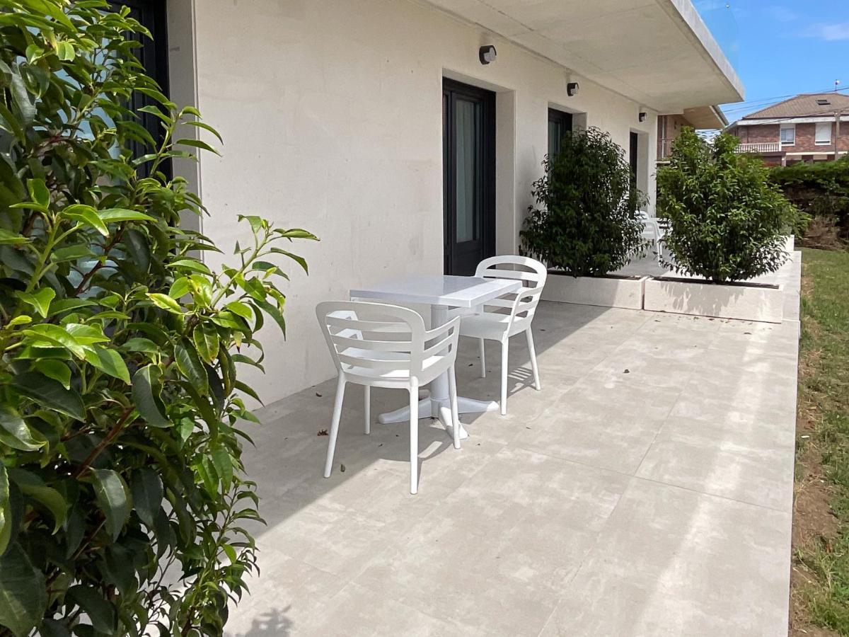 Apartamentos La Canal Soto de la Marina Exteriör bild