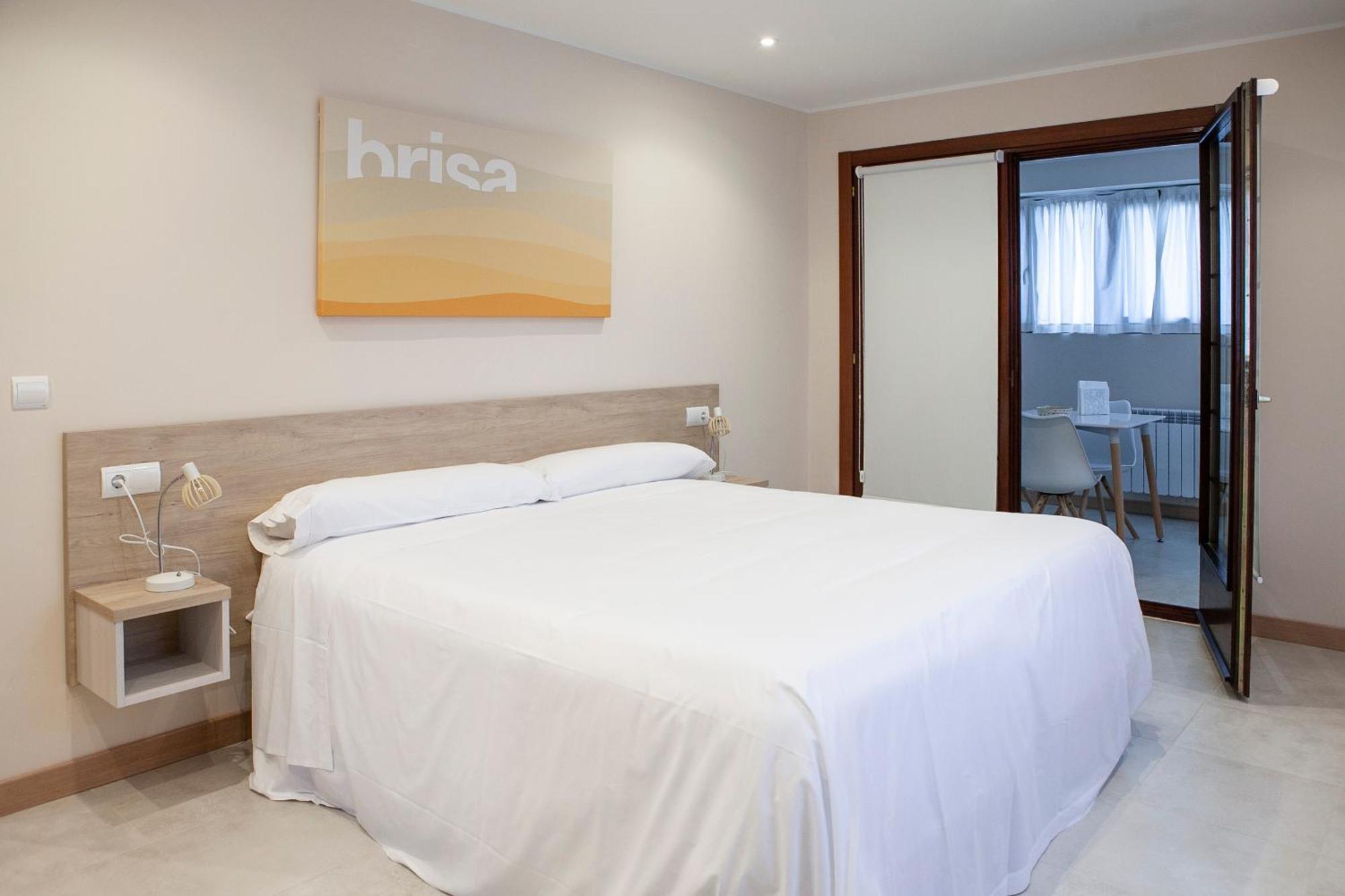 Apartamentos La Canal Soto de la Marina Exteriör bild