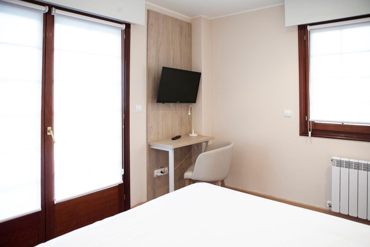 Apartamentos La Canal Soto de la Marina Exteriör bild